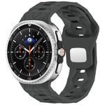足球紋反向鋼扣矽膠錶帶，適用於 Samsung Galaxy Watch8 / Watch8 Classic