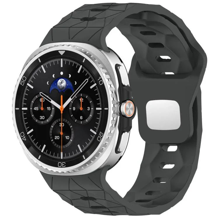 足球紋反向鋼扣矽膠錶帶，適用於 Samsung Galaxy Watch8 / Watch8 Classic