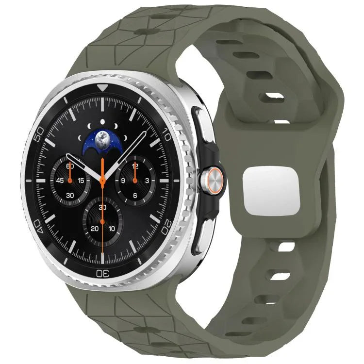 足球紋反向鋼扣矽膠錶帶，適用於 Samsung Galaxy Watch8 / Watch8 Classic