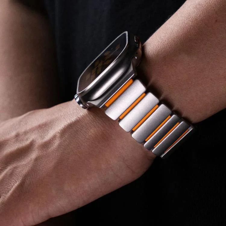 Norman 磁扣鈦金屬錶帶，適用於 Apple Watch 46mm / 49mm / 45mm / 44mm