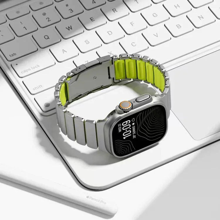 龜扣雙色鈦金屬矽膠錶帶，適用於 Apple Watch 46mm / 49mm / 45mm / 44mm
