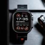 馬紋壓花單針磁吸矽膠錶帶，適用於 Apple Watch 46mm / 49mm / 45mm / 44mm