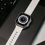 馬紋壓花單針磁吸矽膠錶帶，適用於 Apple Watch 46mm / 49mm / 45mm / 44mm