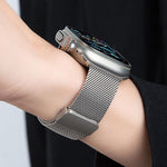 米蘭磁扣全鈦金屬錶帶，適用於 Apple Watch 46mm / 49mm / 45mm / 44mm
