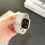 梯形扣孔矽膠錶帶，適用於 Apple Watch 46mm / 49mm / 45mm / 44mm，適用於 Apple Watch 42mm / 41mm / 40mm / 38mm