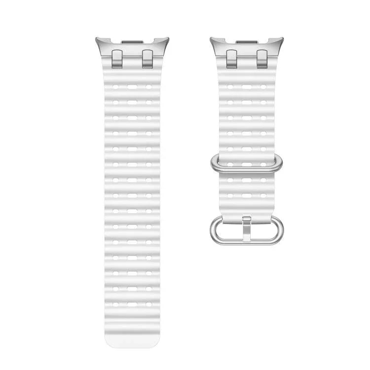 海洋透氣孔銀色環扣矽膠錶帶，適用於 Samsung Galaxy Watch8 / Watch8 Classic