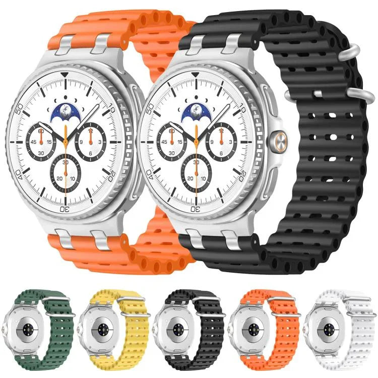海洋透氣孔銀色環扣矽膠錶帶，適用於 Samsung Galaxy Watch8 / Watch8 Classic
