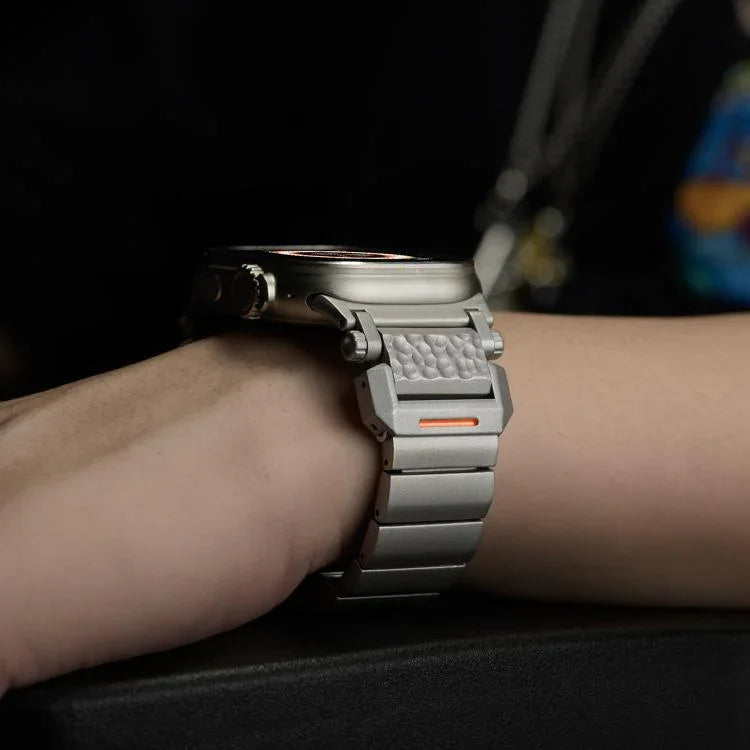 錘紋蝴蝶扣不鏽鋼錶頭單珠鈦合金錶帶，適用於 Apple Watch 46mm / 49mm / 45mm / 44mm