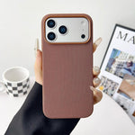 官方科技布紋側貼 TPU 磁吸手機殼，無 AI 相機按鈕，適用於 iPhone 17 Pro Max、iPhone 17 Pro、iPhone 17、iPhone Air、iPhone 16 Pro Max、iPhone 16 Pro、iPhone 16、iPhone 15 Pro Max