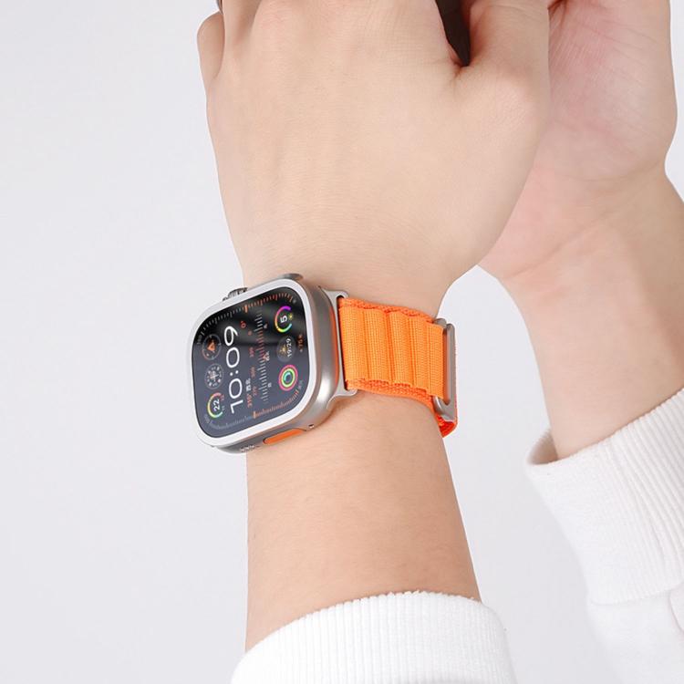 C 扣兩段式高山環尼龍錶帶，適用 Apple Watch 46mm / 49mm / 45mm / 44mm，適用 Apple Watch 42mm / 41mm / 40mm / 38mm