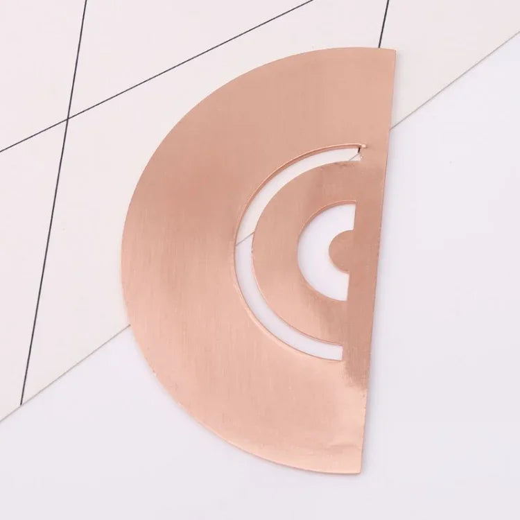 量角器尺繪圖測量數學工具學生文具金屬角尺，金屬角尺