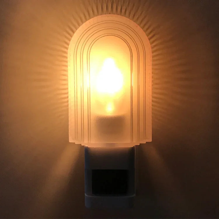 A38 智能感應 LED 夜燈嬰兒餵養護眼床頭燈，英規插頭
