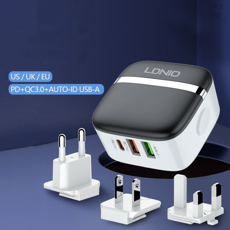LDNIO A3513Q 32W QC3.0 3 USB 埠手機轉接器，歐規插頭附 Micro USB 線，歐規插頭附 8 Pin 線，歐規插頭附 Type-C 線，歐規插頭附 Type C 轉 8 Pin 線，英規插頭附 Micro USB 線，英規插頭附 8 Pin 線，英規插頭附 Type-C 線