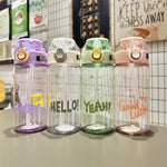 學生便攜彈跳吸管大容量防摔塑膠杯，550ml 綠色，550ml 白色，550ml 紫色，650ml 綠色，650ml 白色，650ml 紫色，800ml 綠色，800ml 白色，800ml 紫色