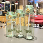 學生便攜彈跳吸管大容量防摔塑膠杯，550ml 綠色，550ml 白色，550ml 紫色，650ml 綠色，650ml 白色，650ml 紫色，800ml 綠色，800ml 白色，800ml 紫色